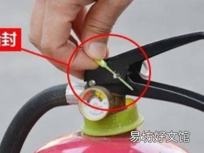 干粉灭火器的正确用法