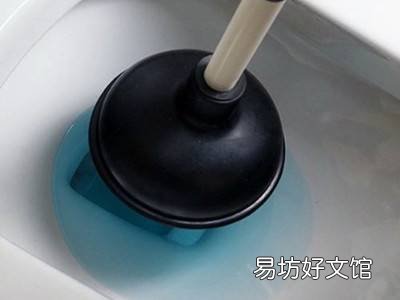 硬物掉入马桶堵了怎么办