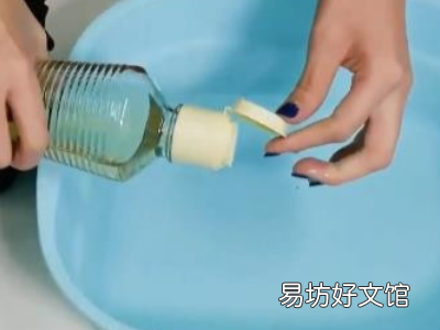 漂白水弄到衣服上怎么恢复原色