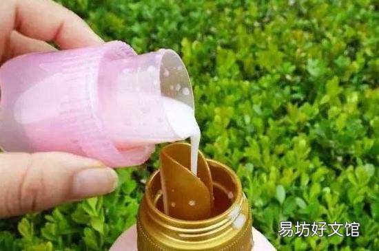 冬天裙子静电粘在身上怎办