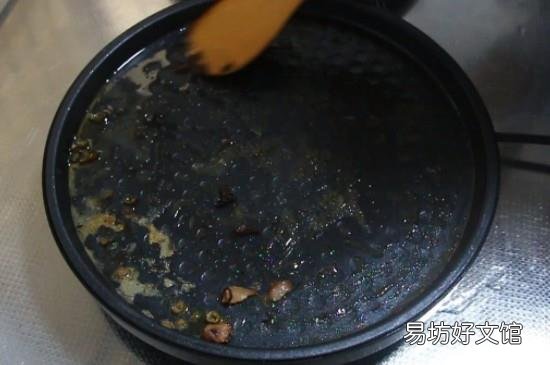 电饼铛油垢太厚了怎么去除