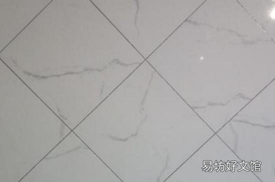 瓷砖被金属刮黑怎么办