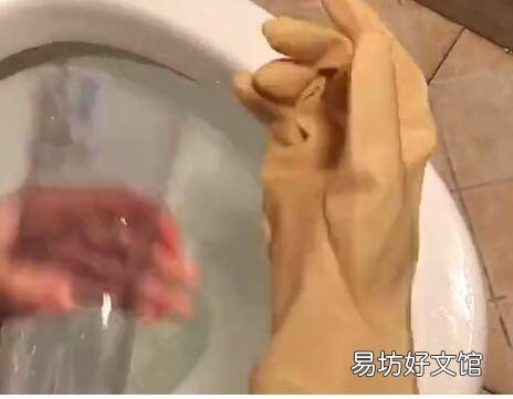 纸把马桶堵了如何自己快速疏通