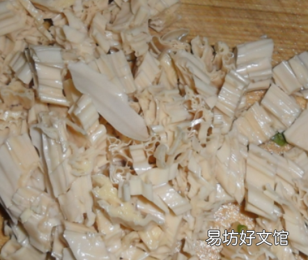 鸡蛋腐竹怎么炒好吃