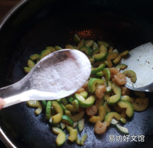黄瓜炒虾仁怎么做虾仁嫩