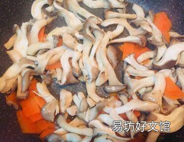 炒白色的蘑菇怎么炒好吃