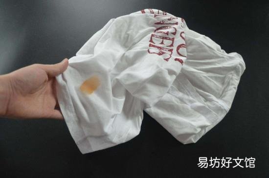 衣服上的油渍怎么洗掉红酒