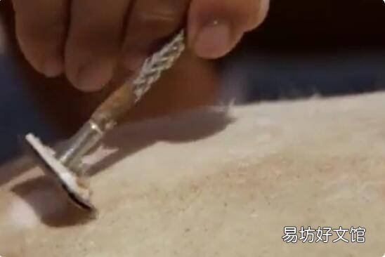 毛皮草木灰熟制方法