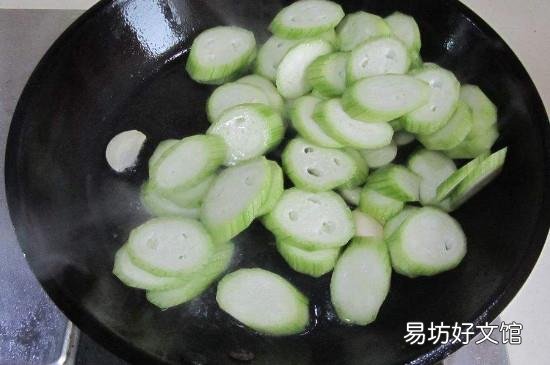 丝瓜要焯水吗