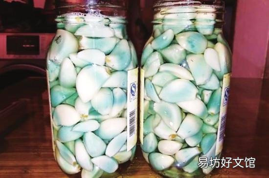 糖蒜变蓝色了怎么回事啊