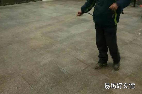 家里厨房有蟑螂怎么能根除