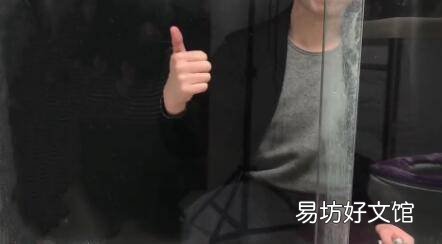 玻璃上起碱发白了怎么办