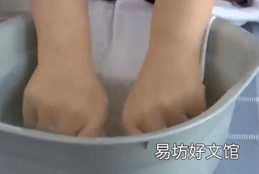 羽绒服上中性笔油怎么能洗掉