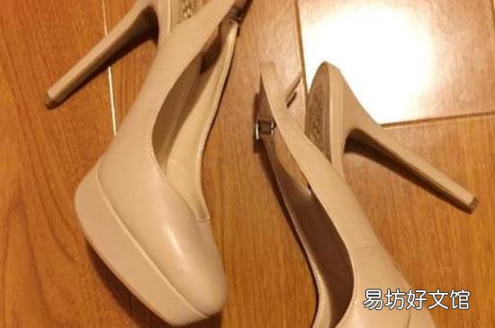 米色鞋子被擦破了皮怎么补救