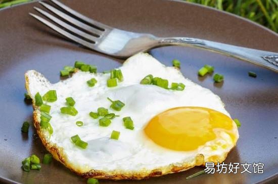 煎鸡蛋要放油吗