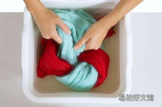 黑色中性笔油弄到衣服上怎么洗