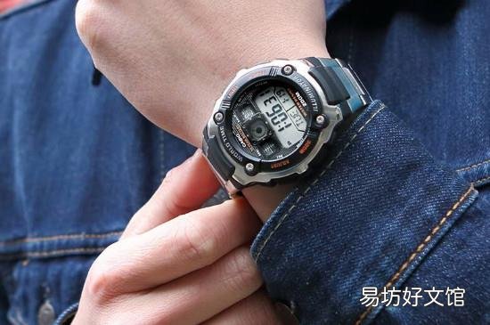 手表用水龙头冲洗可以吗
