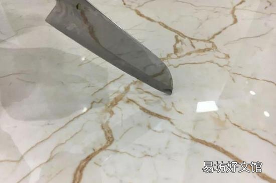 地板砖上的划痕怎么去除