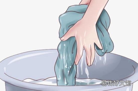 草莓水弄到衣服上怎么办