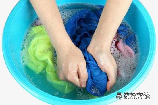 衣服上的黄点是虫卵吗