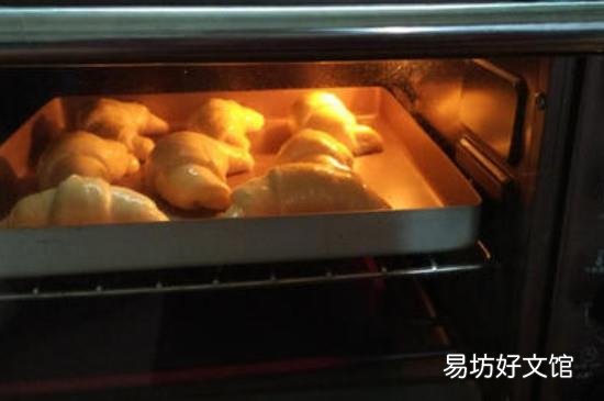 烤箱烤牛角包的温度和时间