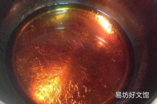 炒焦糖要放水吗