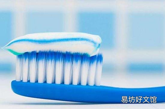 白墙上的彩笔字怎么清除