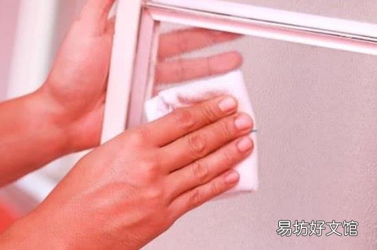 玻璃上的胶用什么清洗干净