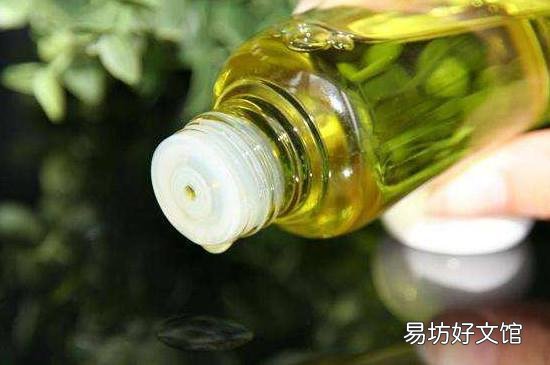 羽绒服上的水笔印怎么去除