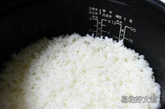 电饭锅焖米饭用多少米多少水