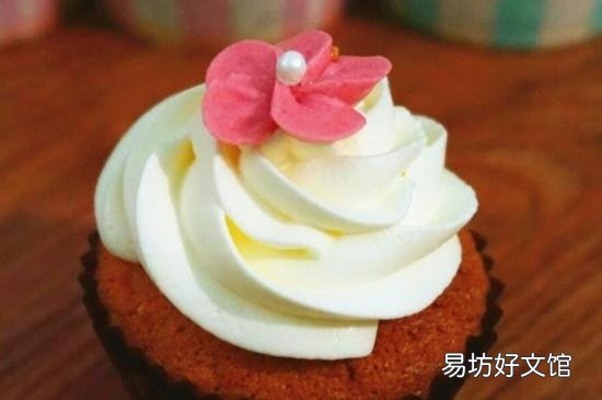 蛋白霜和奶油的区别