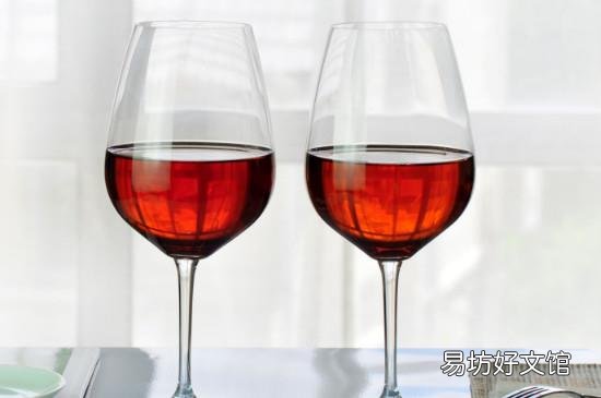 斜口红酒杯喝哪一边