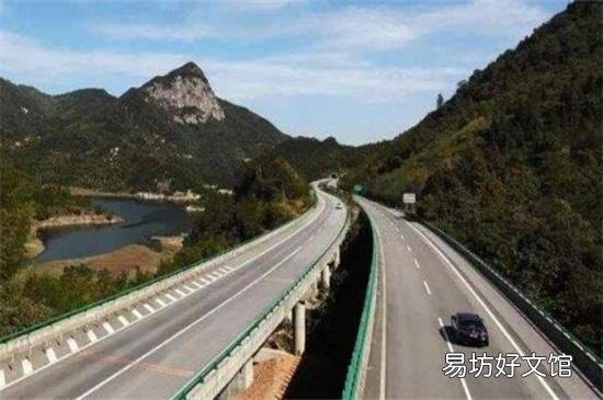 车跑高速方向盘要打多点才有反应