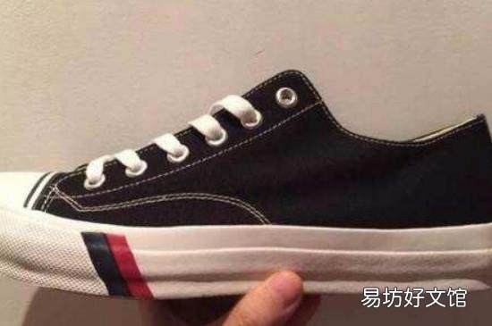 两条杠的鞋子是啥牌子