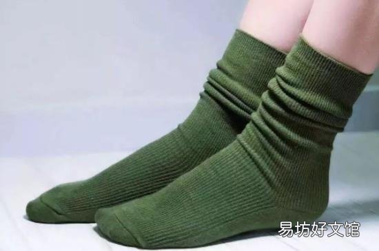 袜子上有白色粘液干了