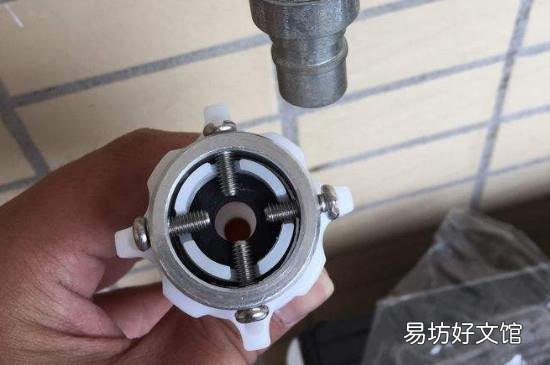 洗衣机水龙头怎么安装