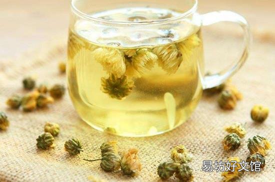 菊花泡水变绿色能喝吗