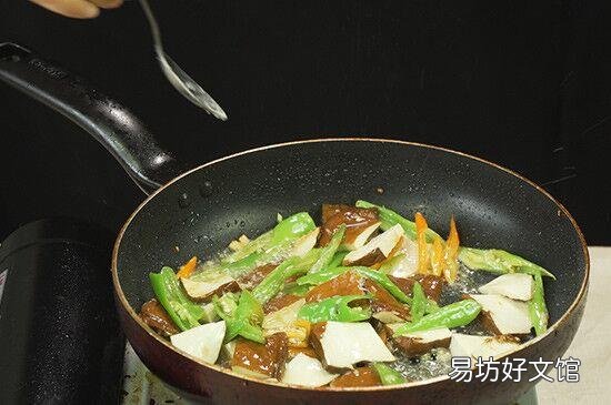 尖椒干豆腐的做法