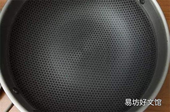 蜂窝底的锅是涂层吗