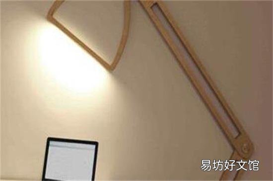 台灯为什么一闪一闪的