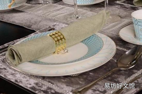 吃牛排礼仪餐巾