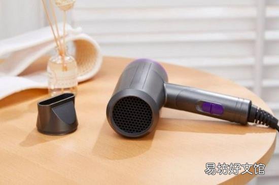 吹风机进水烧了怎么办