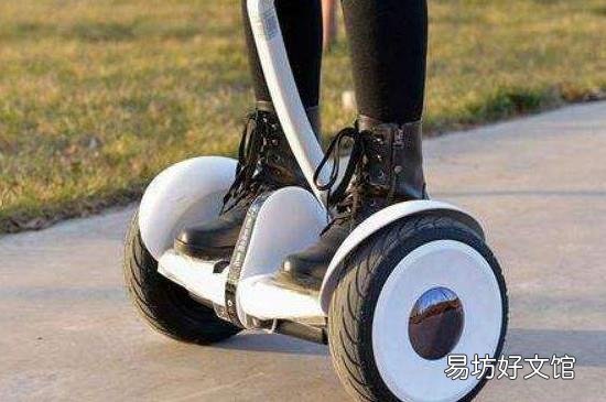 为什么平衡车一按开关就走