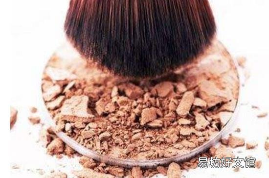 粉底液和粉饼可以一起用吗