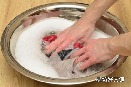 复写纸弄衣服上怎么洗