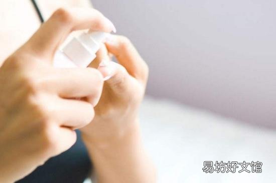 晚上先擦精华还是面霜
