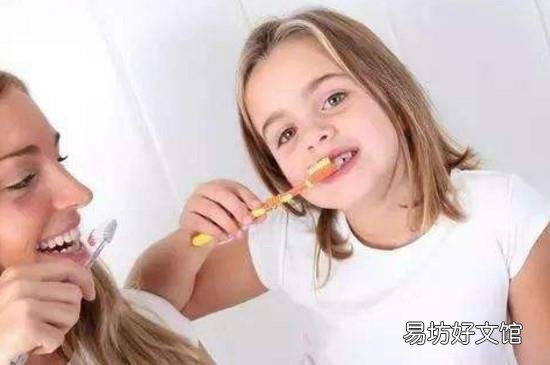 晚上先喝牛奶还是刷牙