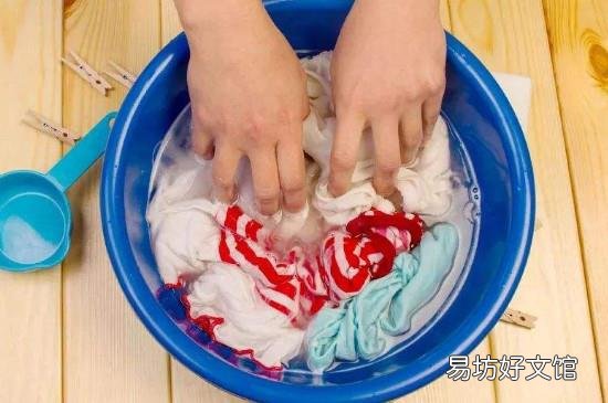 白醋泡衣服多长时间