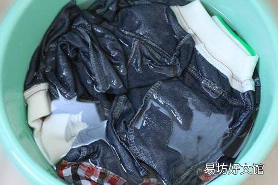白醋泡衣服多长时间