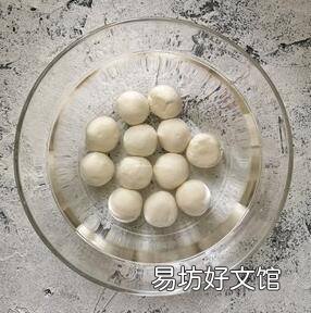 地锅鸡的饼子怎么做的?